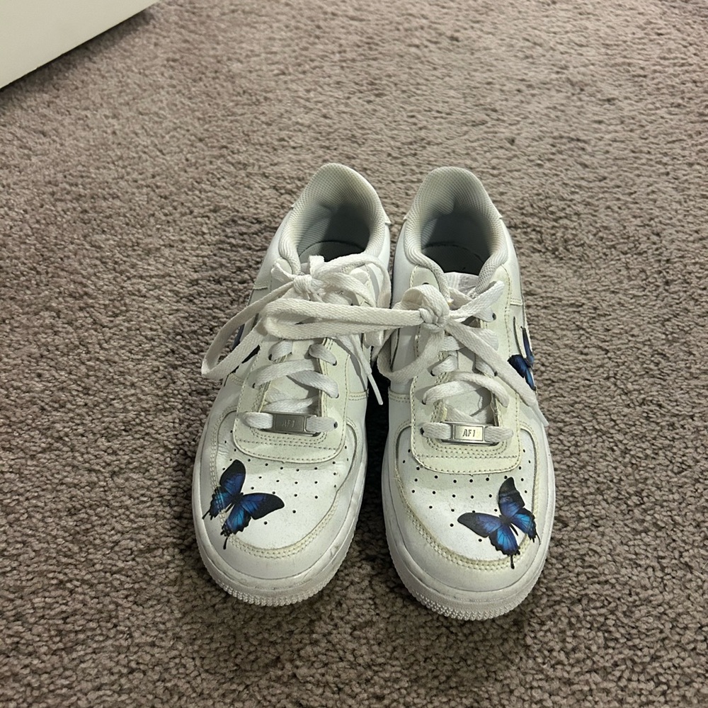 Nike White and Blue Athletic Shoes with Unique Butterfly Design